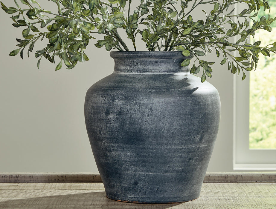 Meadie Vase - Pierce Furniture Gallery