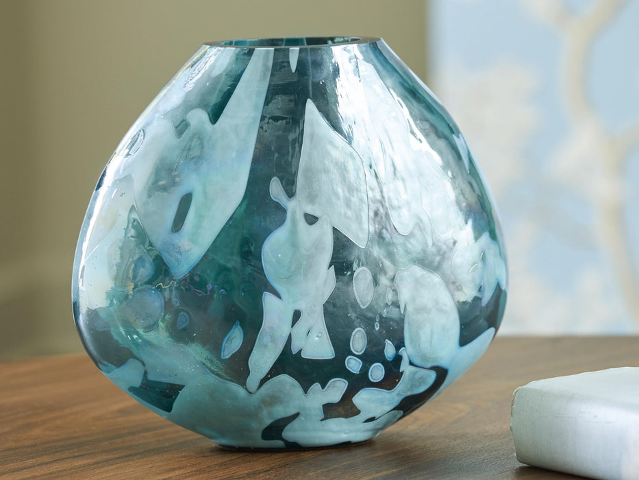 Cartshaw Vase - Pierce Furniture Gallery