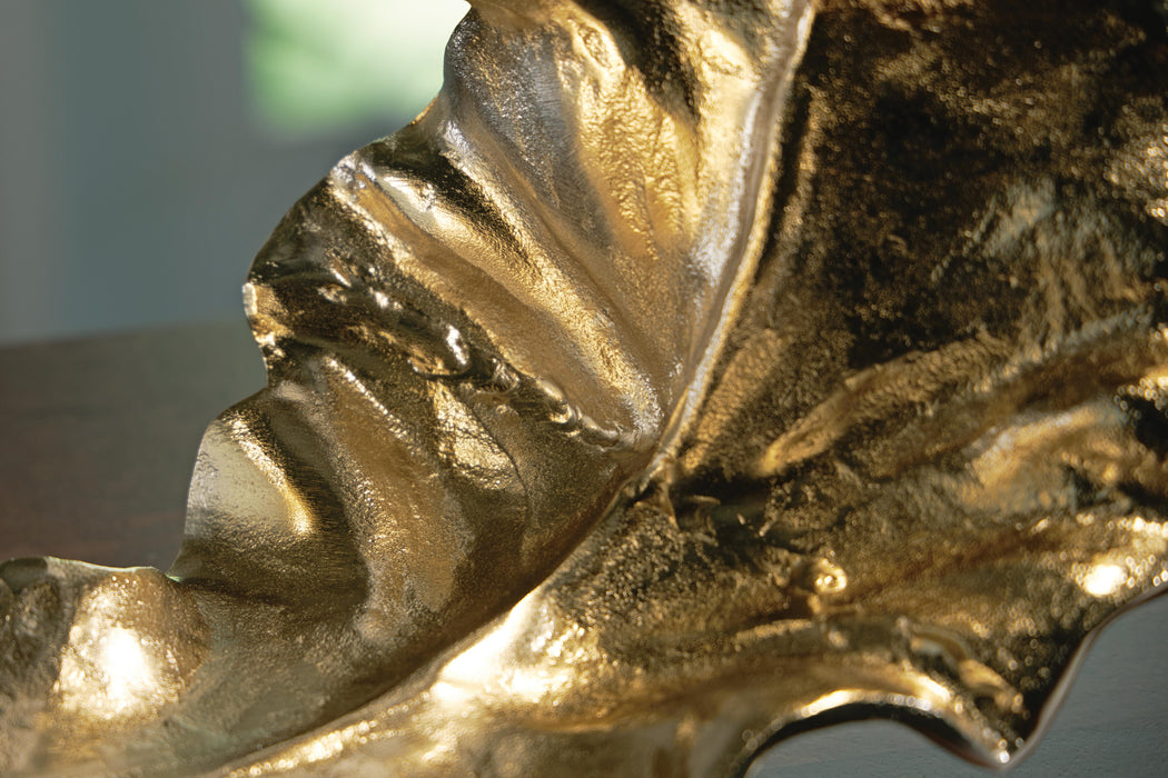 Darinsen Sculpture - Pierce Furniture Gallery