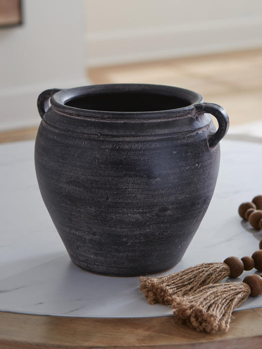 Meadie Vase - Pierce Furniture Gallery