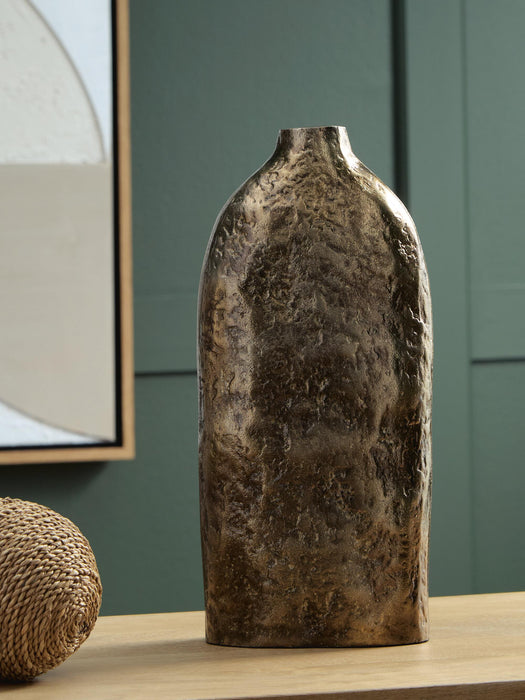 Wallmond Vase - Pierce Furniture Gallery