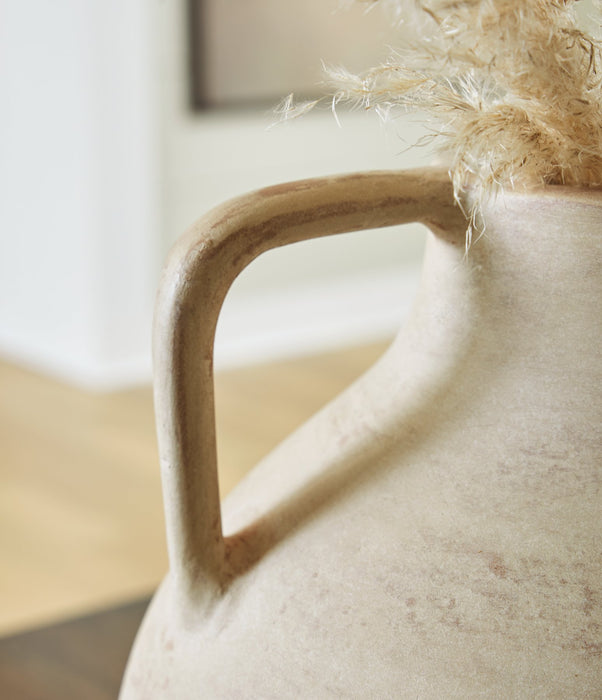 Justy Vase - Pierce Furniture Gallery