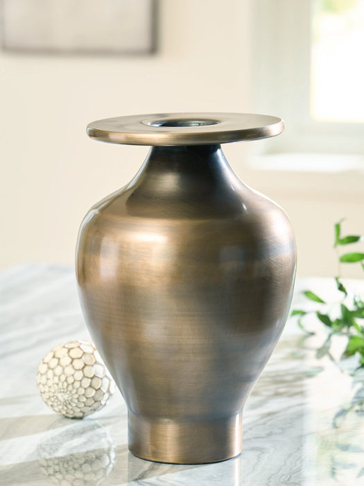 Fedorleigh Vase - Pierce Furniture Gallery