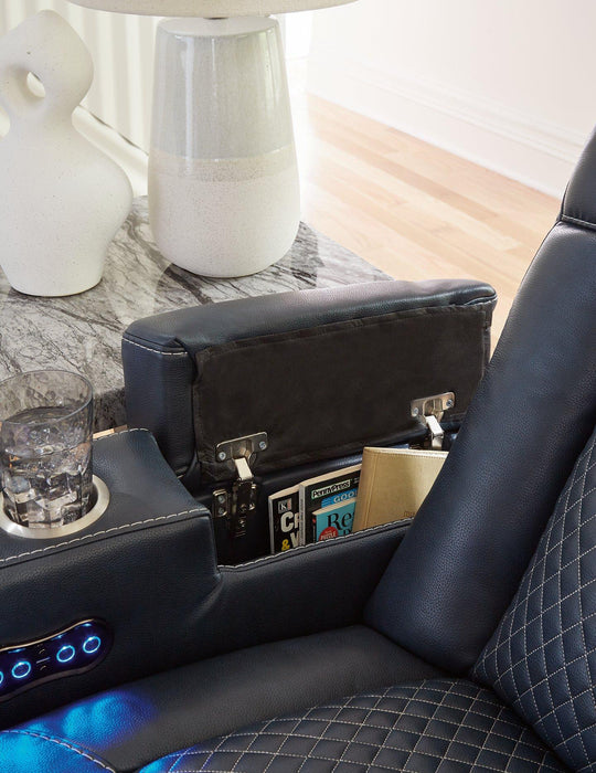 Fyne-Dyme Power Recliner - Pierce Furniture Gallery