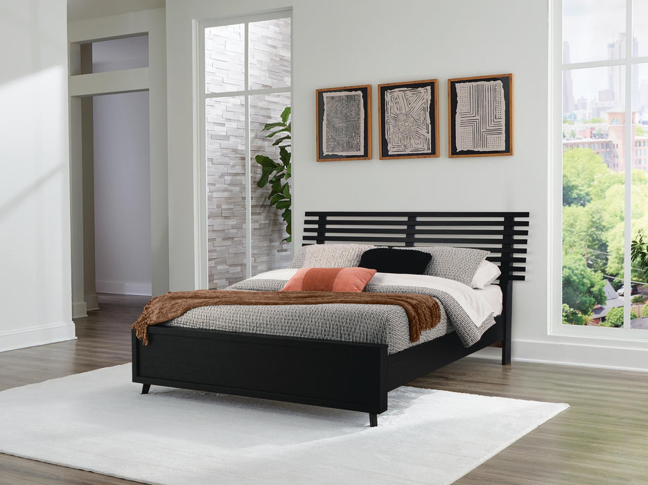 Danziar Queen Slat Bed - Pierce Furniture Gallery