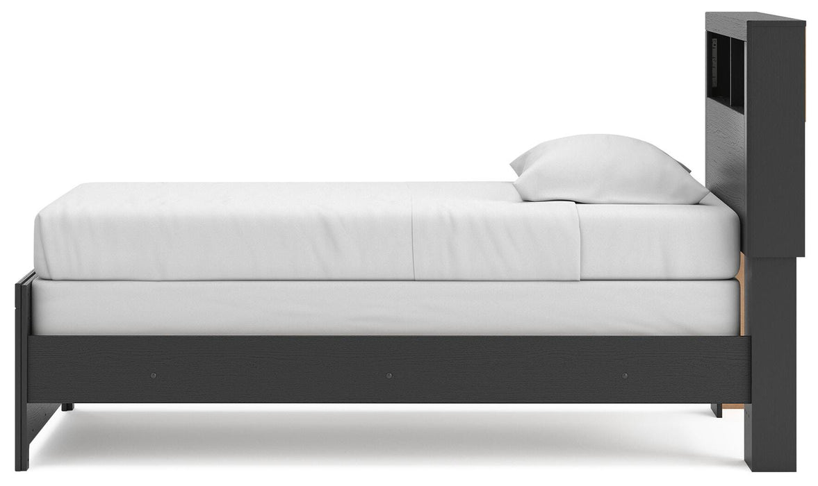 Broachmyn Bed - Pierce Furniture Gallery