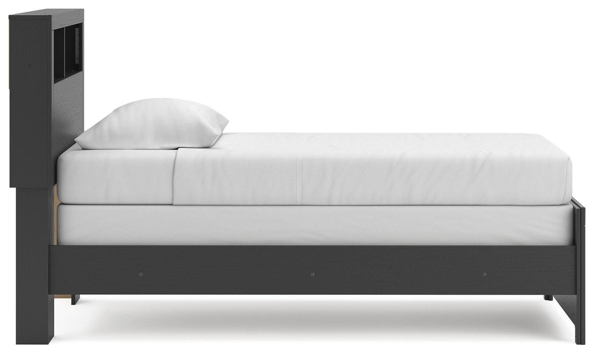 Broachmyn Bed - Pierce Furniture Gallery