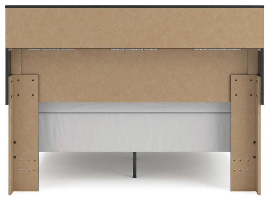 Broachmyn Bed - Pierce Furniture Gallery