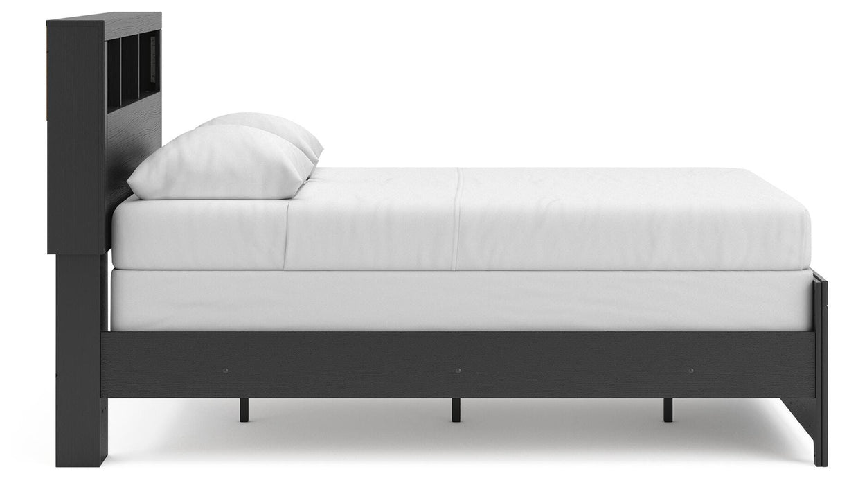 Broachmyn Bed - Pierce Furniture Gallery