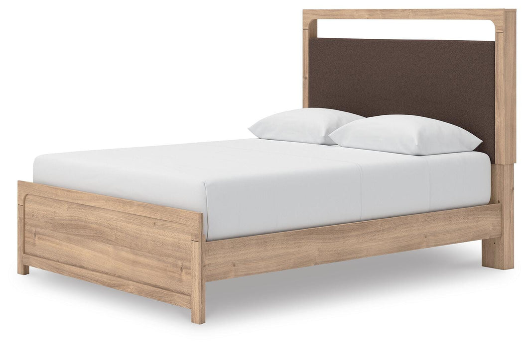 Kinlanni Upholstered Bed - Pierce Furniture Gallery