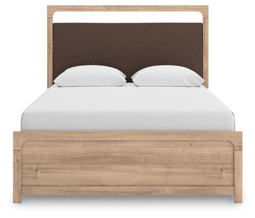 Kinlanni Upholstered Bed - Pierce Furniture Gallery