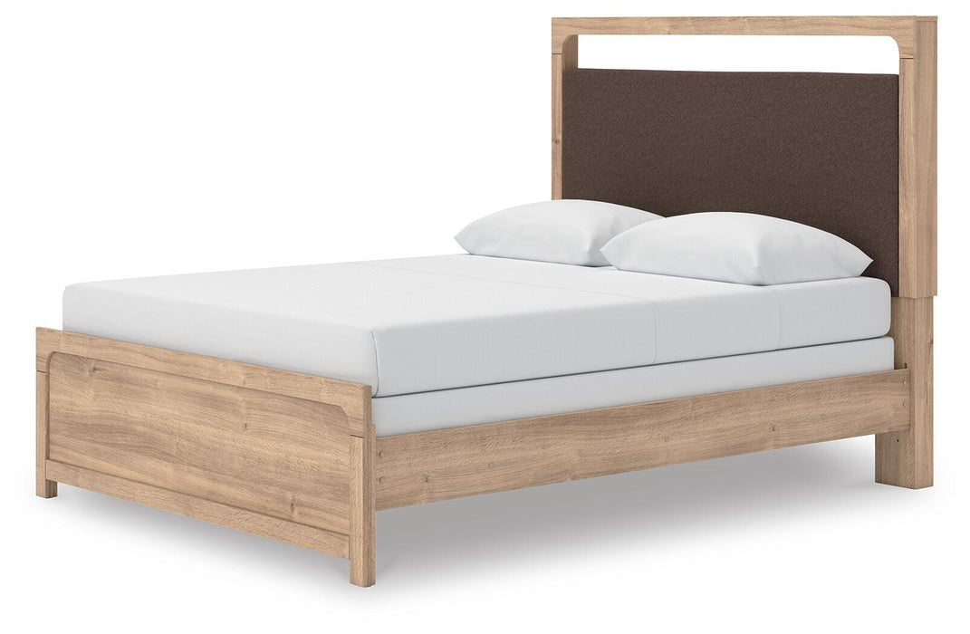 Kinlanni Upholstered Bed - Pierce Furniture Gallery