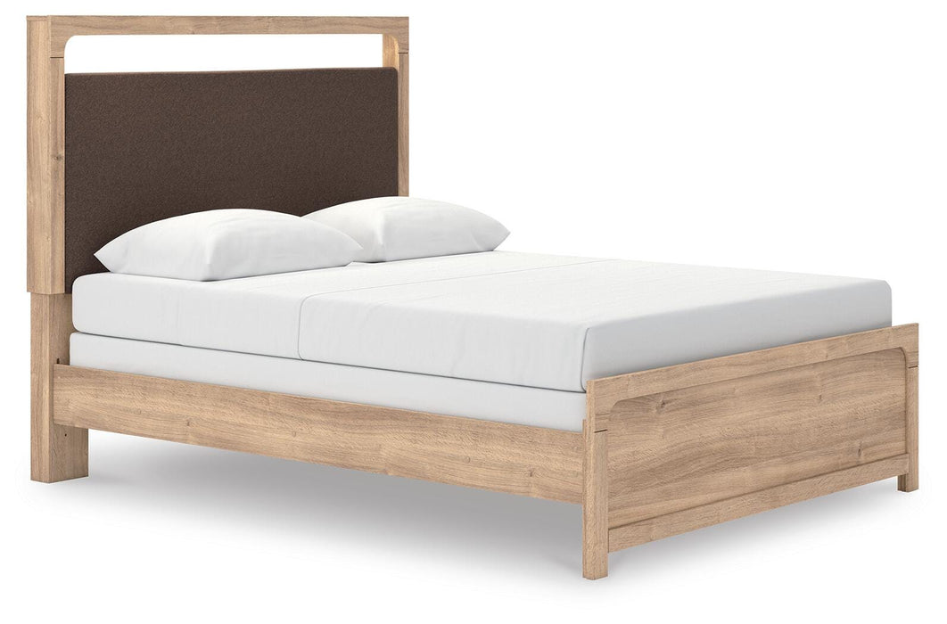 Kinlanni Upholstered Bed - Pierce Furniture Gallery