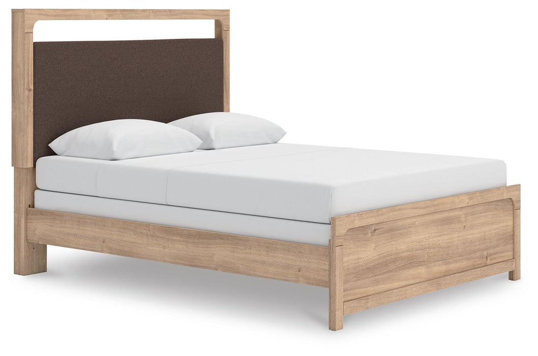 Kinlanni Upholstered Bed - Pierce Furniture Gallery