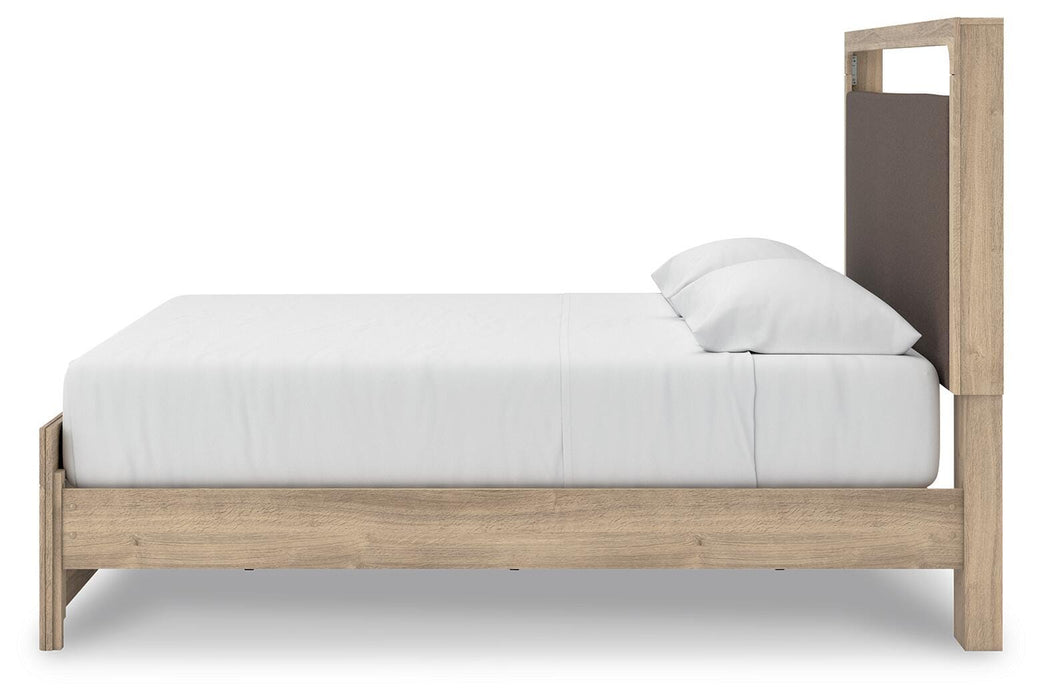 Kinlanni Upholstered Bed - Pierce Furniture Gallery
