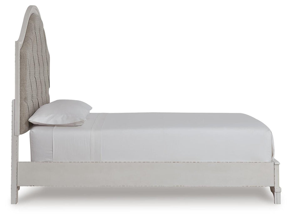 Blendon Queen Upholstered Bed - Pierce Furniture Gallery