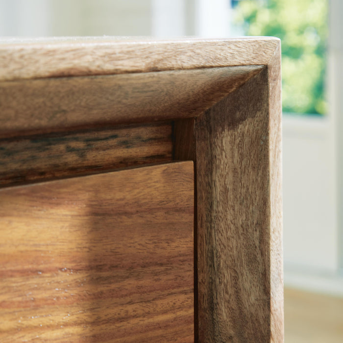 Dressonni Dresser - Pierce Furniture Gallery