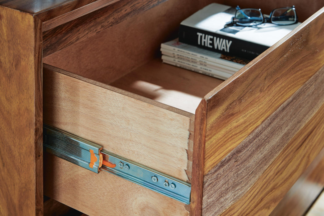 Dressonni Dresser - Pierce Furniture Gallery