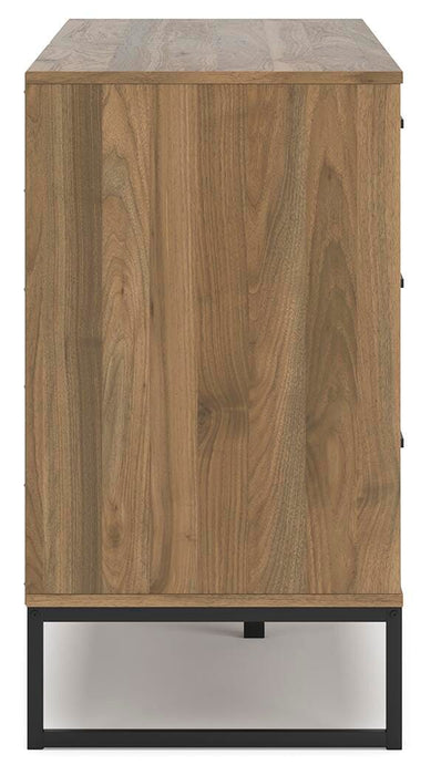 Deanlow Bedroom Package - Pierce Furniture Gallery