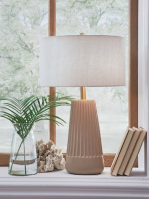 Dellner Table Lamp - Pierce Furniture Gallery